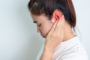 What causes earache and how can you relieve it